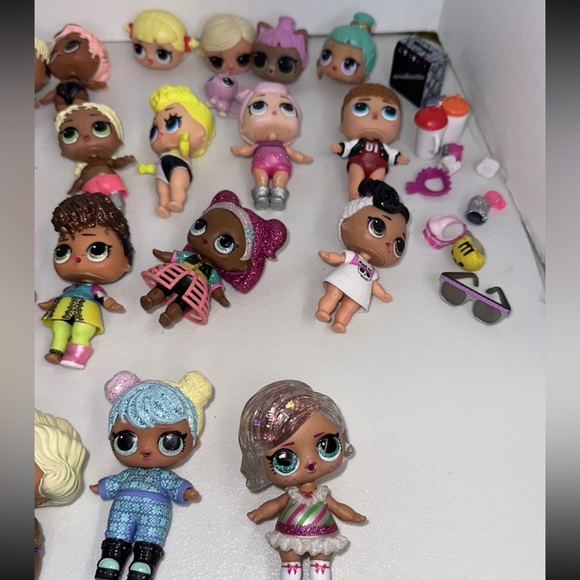 Lot 2088 ❤️ LOL Surprise dolls and accessories 48 total in lot - Picture 6 of 11